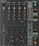 DJ микшерный пульт BEHRINGER DJX900USB